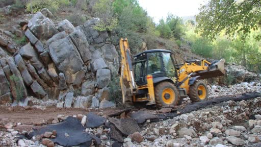 Adana’da fırtına etkili oldu: Dere yatağı tersine aktı