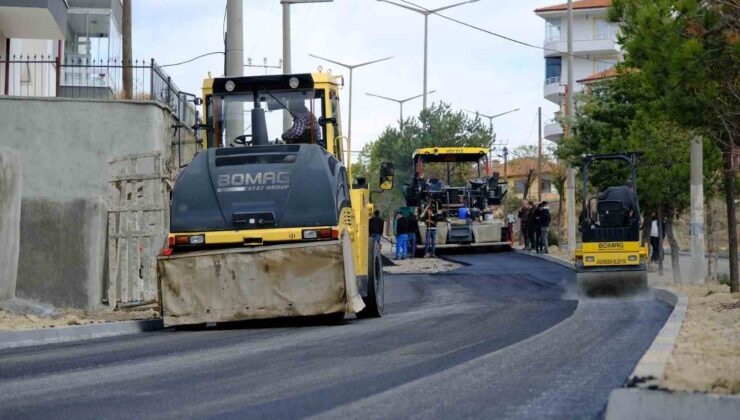 Akdağmadeni ilçesinde asfalt çalışmaları sürüyor