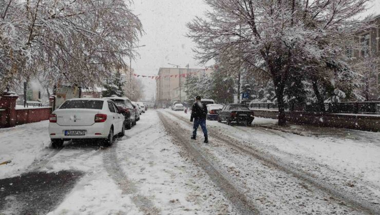 Ardahan’da eğitime kar engeli