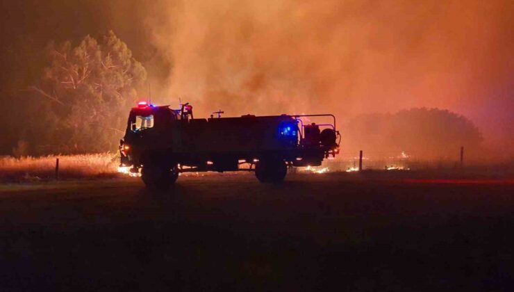 Avustralya’nın Perth kentindeki yangında 8 ev daha kül oldu