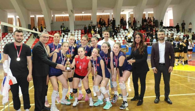 Aydın’da Okul Sporları Voleybol Turnuvası tamamlandı