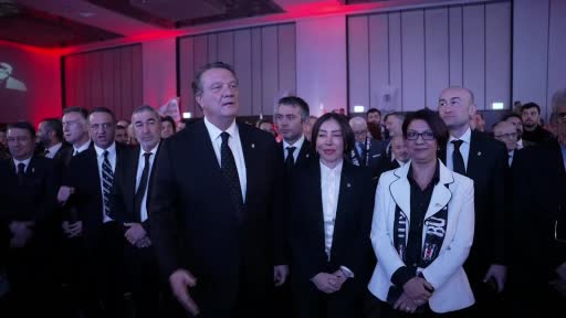 Beşiktaş Başkan Adayı Hasan Arat, yönetim kurulu üyelerini tanıttı