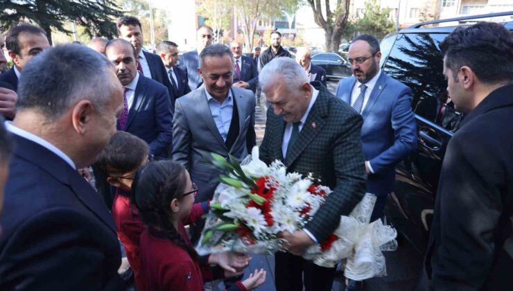 Binali Yıldırım: “Dünya, Gazze’de yaşanan etnik temizlik karşısında susuyor”