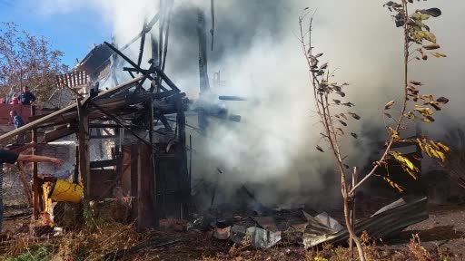 Burdur’da ocaktan çıkan yangın evi kullanılamaz hale getirdi