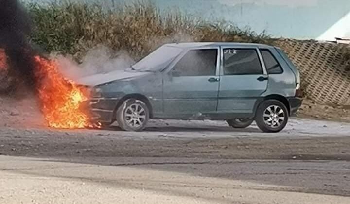 Çalıştırılan otomobil alev aldı