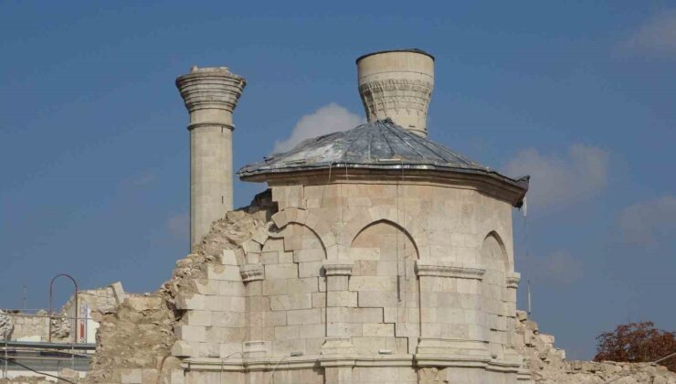 Depremde yıkılan asırlık Teze Cami’de restorasyon proje çalışmaları sürüyor