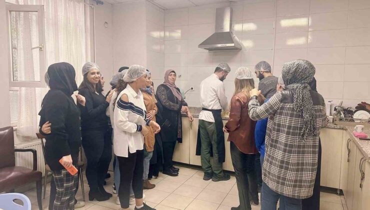 Diyarbakır’da 150 kursiyer, uzman aşçılardan eğitim alıyor