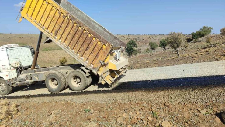 Diyarbakır’da 17 mahallede yol çalışmalarına devam ediyor