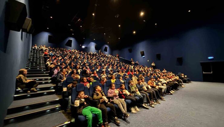 Diyarbakır’da 3 bin 800 öğrenciyi sinema keyfi yaşadı