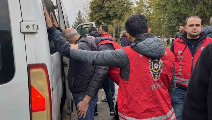 Diyarbakır’da izinsiz gösteri yapan HEDEP ve DBP’lilere polis müdahalesi: 50 gözaltı