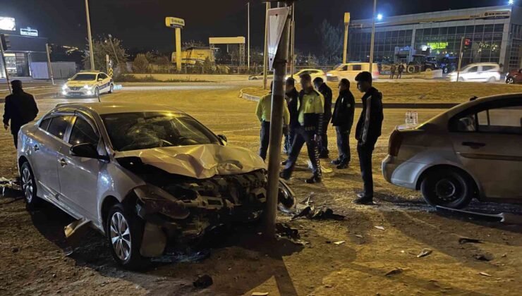 Diyarbakır’da kırmızı ışık ihlali kaza getirdi: 1’i çocuk 5 yaralı