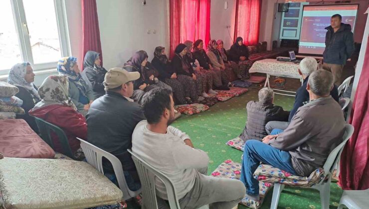 Eskişehir’de ’Hanımlar hayvanlarını tritikale ile besliyor’ projesi bilgilendirme toplantısı yapıldı