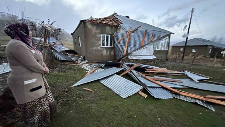 Fırtınada evlerinin çatısı uçan aile deprem zannederek kendilerini dışarı attı