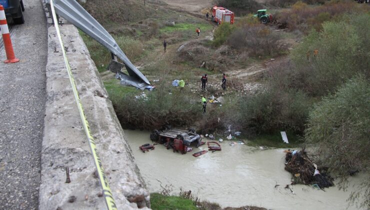Gediz Nehri’ne uçan araçta 3 kişi hayatını kaybetti
