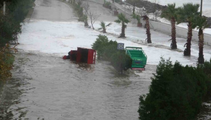 Giresun’un Tirebolu ilçesinde dalga afeti yaşandı