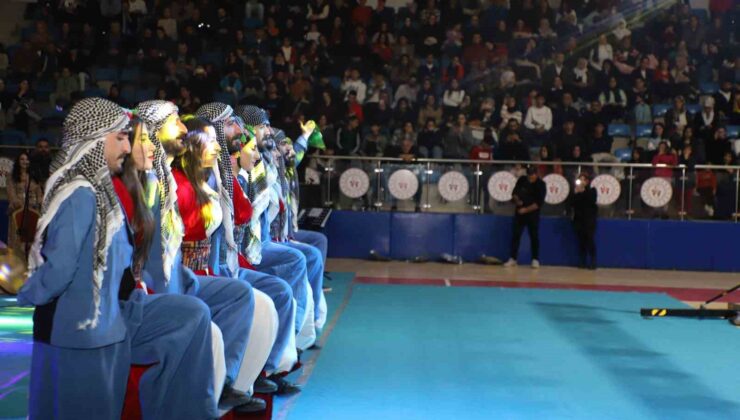 Hakkari Belediyesi Sanat Topluluğundan muhteşem gösteri