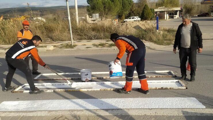 Hisarcık’ta yaya geçiş çizgileri boyandı