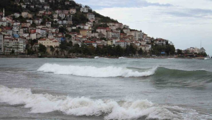 Karadeniz hırçınlaştı