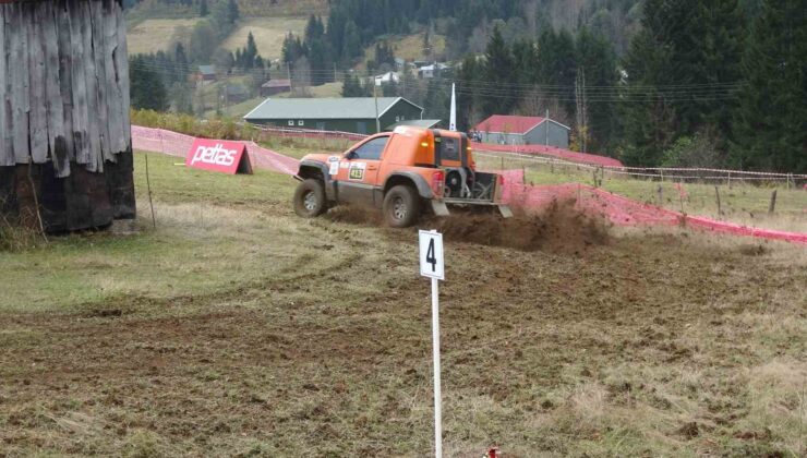 Karadeniz yaylalarındaki zorlu Off-Road yarışları nefesleri kesti