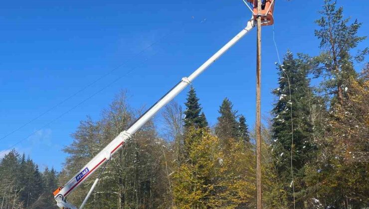 Kesintisiz enerji için tam kadro sahadalar