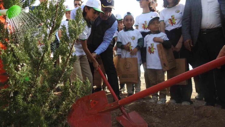 Kilis’te fidanlar toprakla buluştu