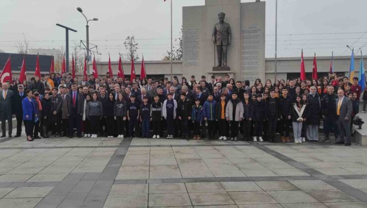 Kocaeli’de Öğretmenler Günü kutlandı