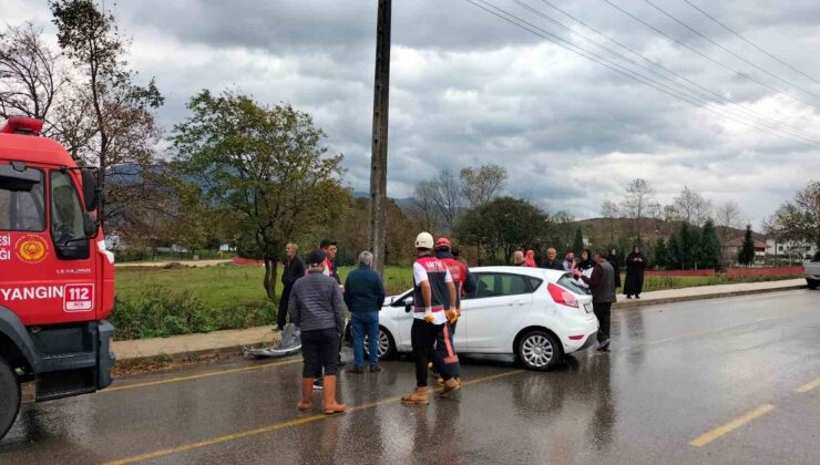 Kontrolden çıkan otomobil beton direğe çarptı: 6 yaralı