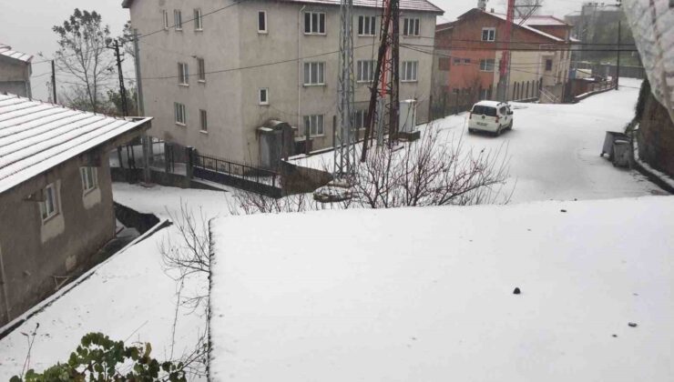 Kozlu’ya mevsimin ilk kar yağışı başladı