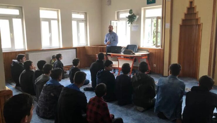 Kur’an kursu öğrencilerine ’Kişisel Bakım ve Sağlıklı Yaşam Eğitimleri’ semineri verildi