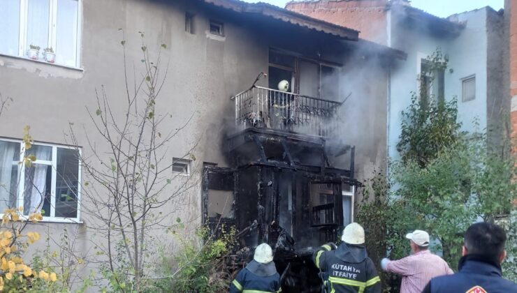 Kütahya’da yaşlı bir çiftin kaldığı evde yangın