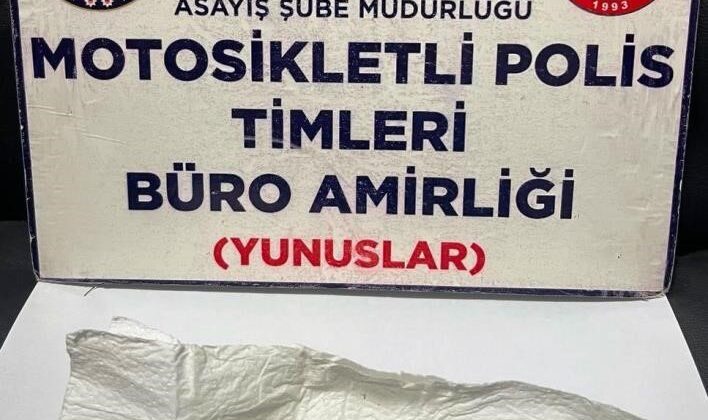 Kütahya’da Yunus Timlerince bir şahsın üzerinde uyuşturucu ele geçirildi