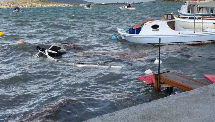 Kuvvetli fırtına ile gelen yağış Ayvalık’ı yıktı geçti