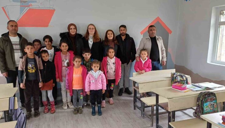 Malazgirt’te doktor ve sağlık çalışanları bu sefer okulu iyileştirdi