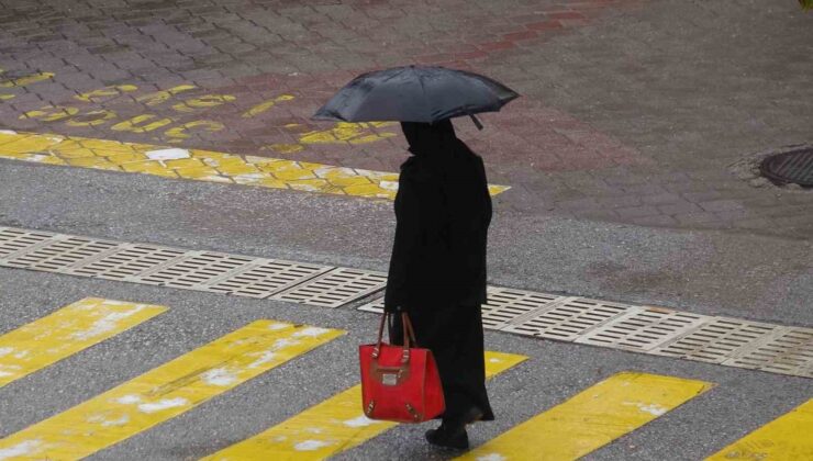 Meteorolojinin uyardığı Çankırı’da sağanak yağış etkili oluyor