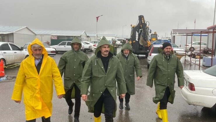 MHP teşkilatı su baskınlarında sahada çalıştı