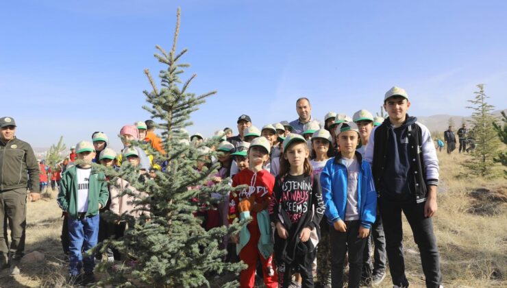 Niğde’de cumhuriyetin 100. yılında 100 bin fidan toprakla buluşuyor