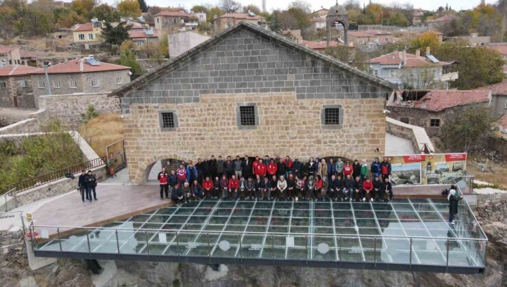 Niğde’de öğretmenler geleneksel doğa yürüyüşüne katıldı