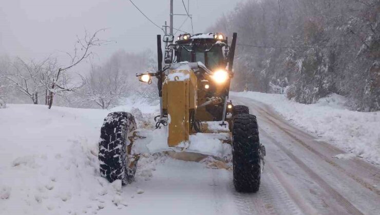 Osmangazi’de karlı yollarla anında müdahale