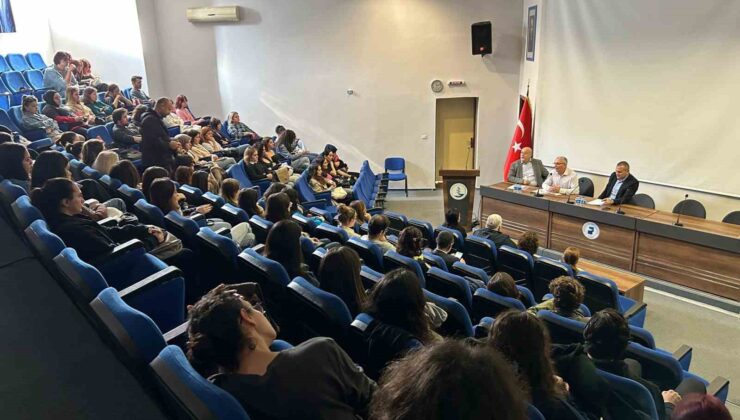 PAÜ’de ‘Fransız Aydınlanmasının Atatürk ve Cumhuriyet’e Etkileri’  paneli düzenlendi