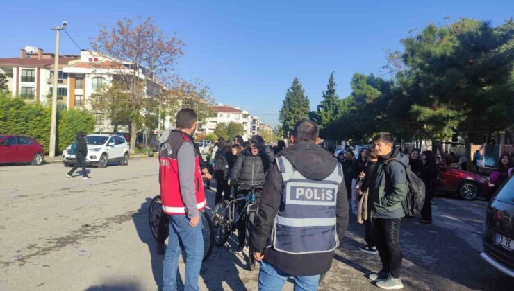 Polis, öğrencileri korumaya yönelik uygulama yaptı