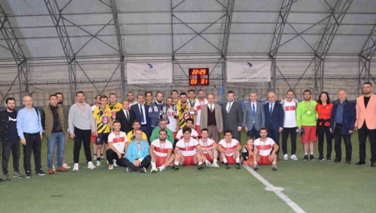 Rektörlük futbol takımı şampiyon oldu