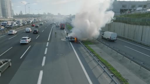 Seyrantepe’de seyir halindeki otomobil alevlere teslim oldu