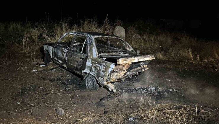 Siverek’te kaza yapan otomobiller alev topuna döndü: 1 yaralı