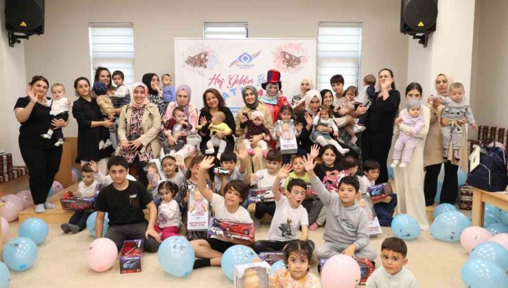 Sultangazi Belediyesi yeni bebek heyecanı yaşayan ailelerin mutluluğuna ortak oluyor