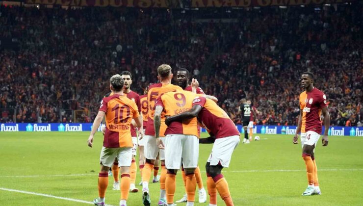 Trendyol Süper Lig: Galatasaray: 2 – Alanyaspor: 0 (İlk yarı)