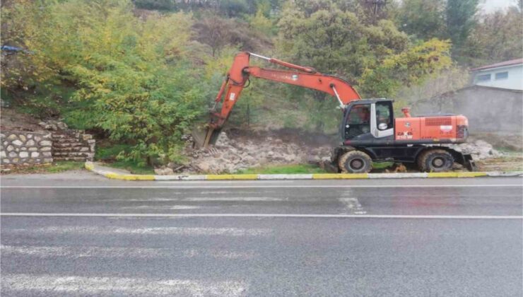 Tunceli’de metruk binalar yıkılıyor