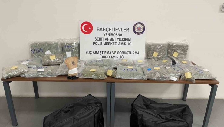 Uygulama sırasında şüphe üzerine durdurulan bir araçta 132 gram uyuşturucu madde çıktı