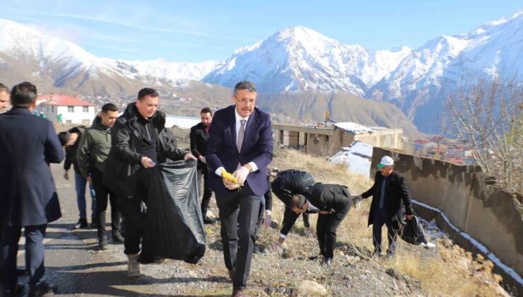 Vali Ali Çelik, öğrencilerle çöp topladı