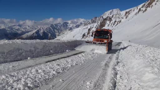 Van-Bahçesaray yolu ulaşıma açıldı