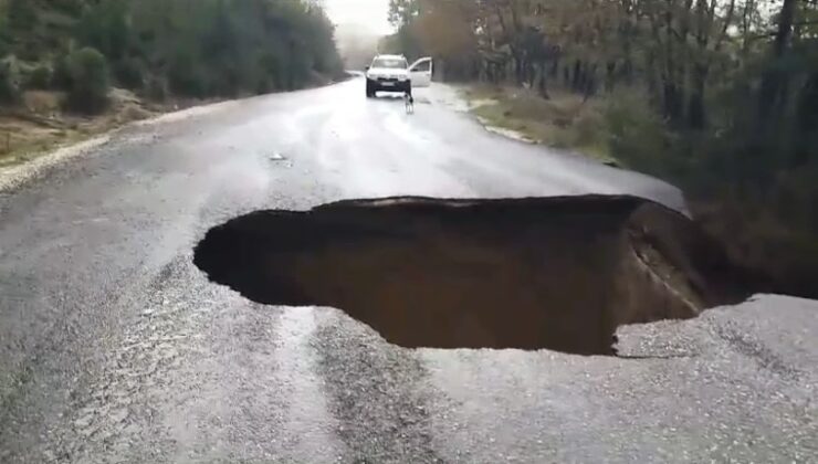 Yenice’de sağanak yağış sonrası yol çöktü